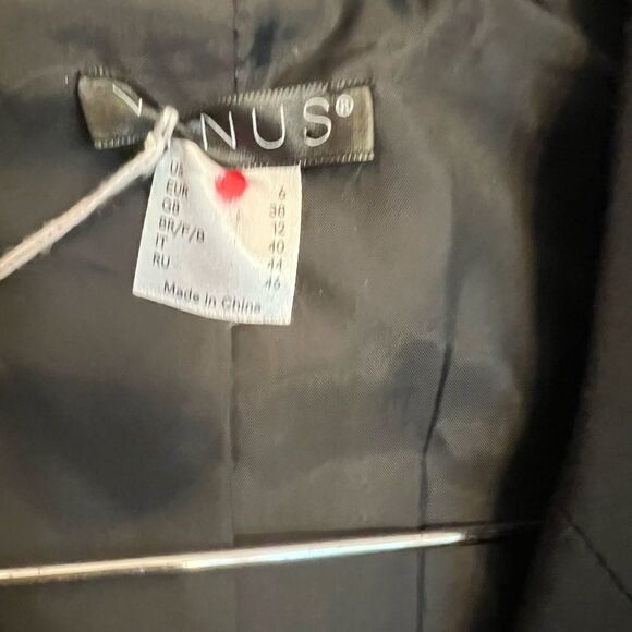NWOT women’s Venus double breasted blazer w mother of Pearl accent buttons. 6 - Picture 7 of 11